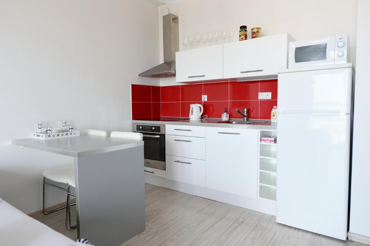 Apartman Centroom Piest'any Exteriör bild