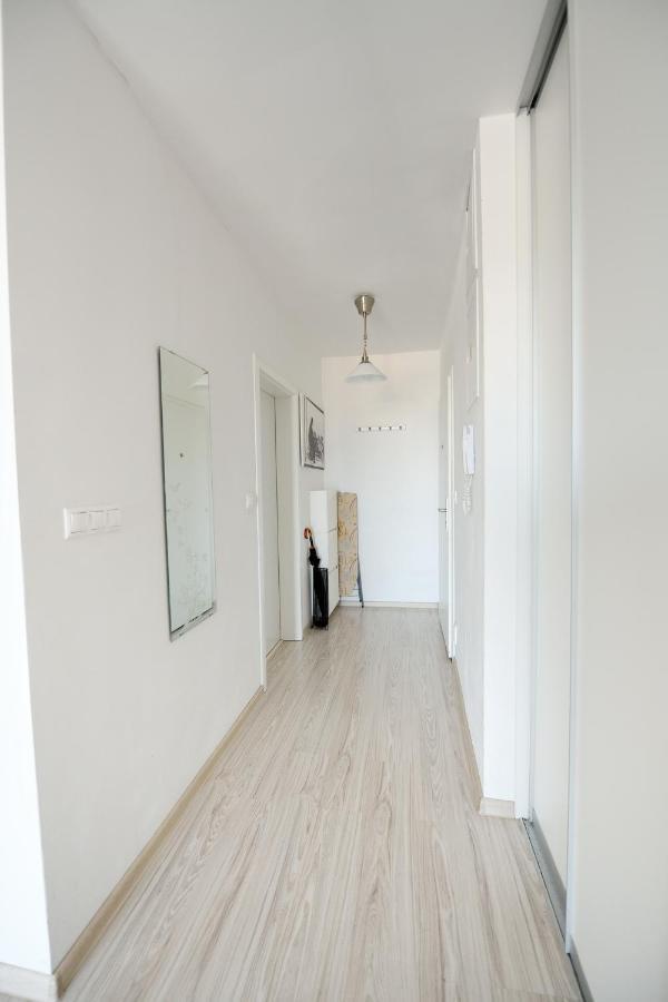 Apartman Centroom Piest'any Exteriör bild
